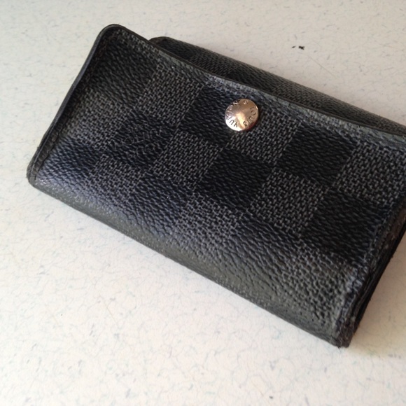 Louis Vuitton, Damier Graphite 6-Hooks Key Case - Picture 5 of 16